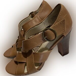 Like New Seychelles Leather Heel Sandals Size 8.5